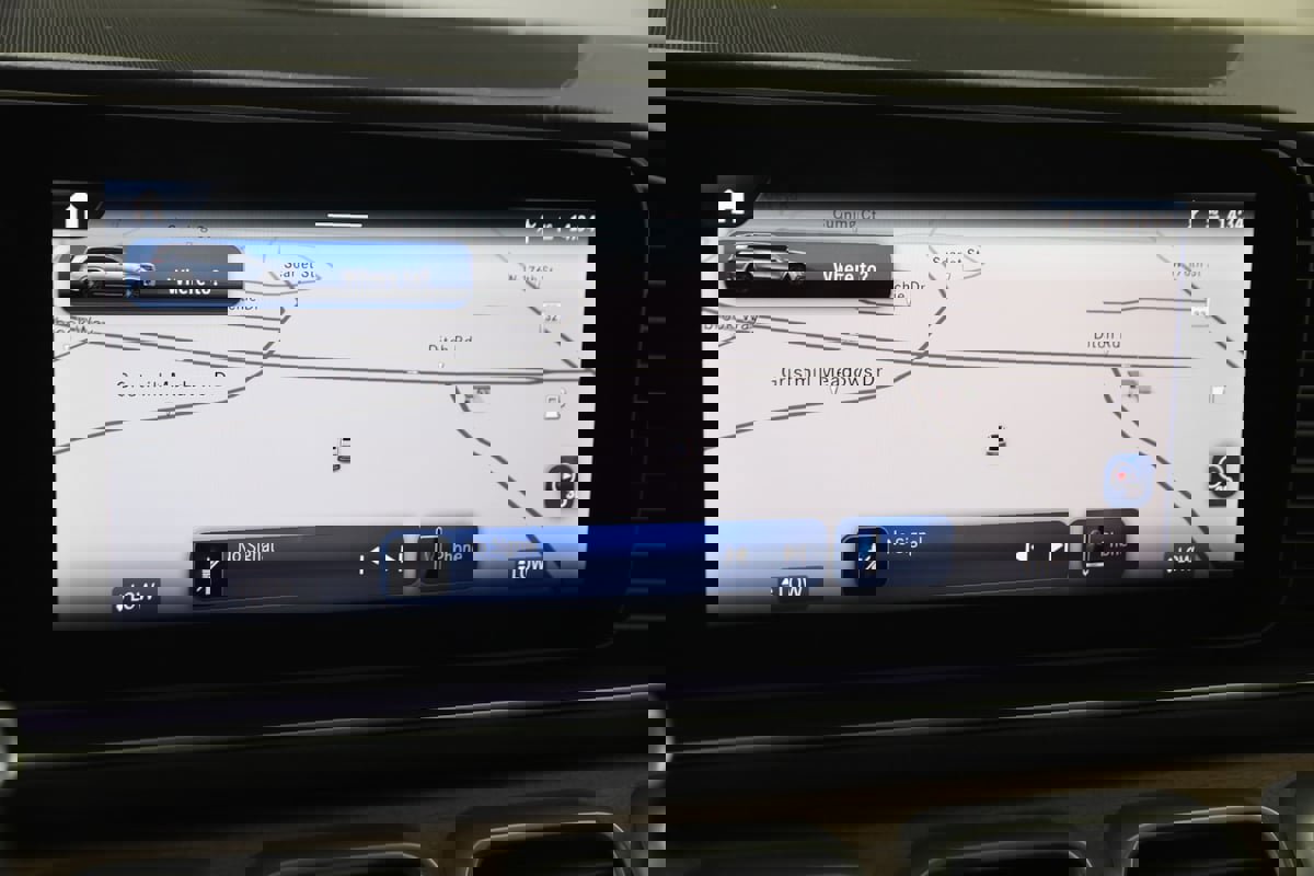 Used 2025 Mercedes-Benz GLS 450 4MATIC image 9