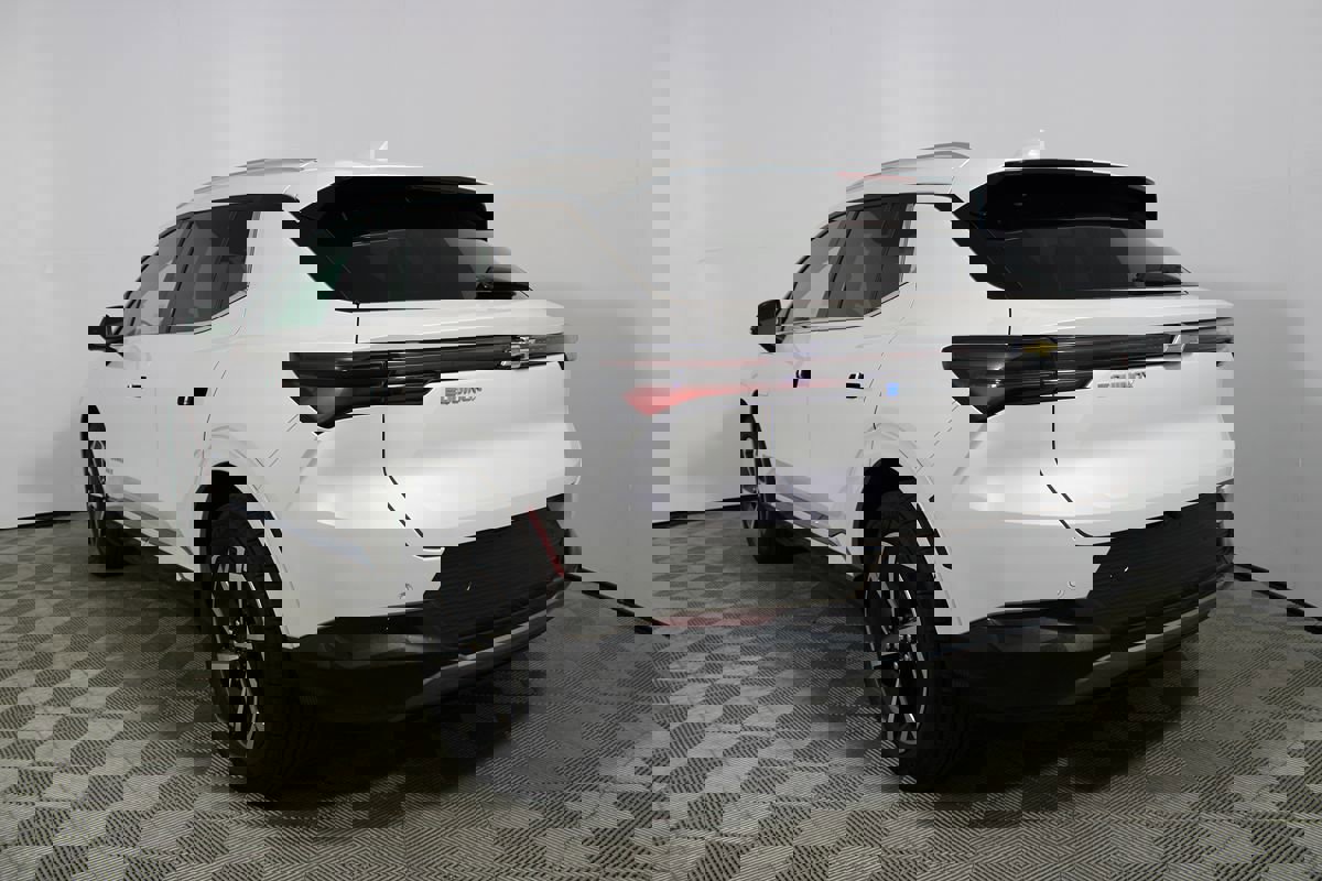 Used 2024 Chevrolet Equinox EV LT image 36