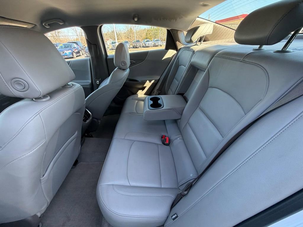 Used 2016 Chevrolet Malibu LT w/ Leather Package FWD image 11