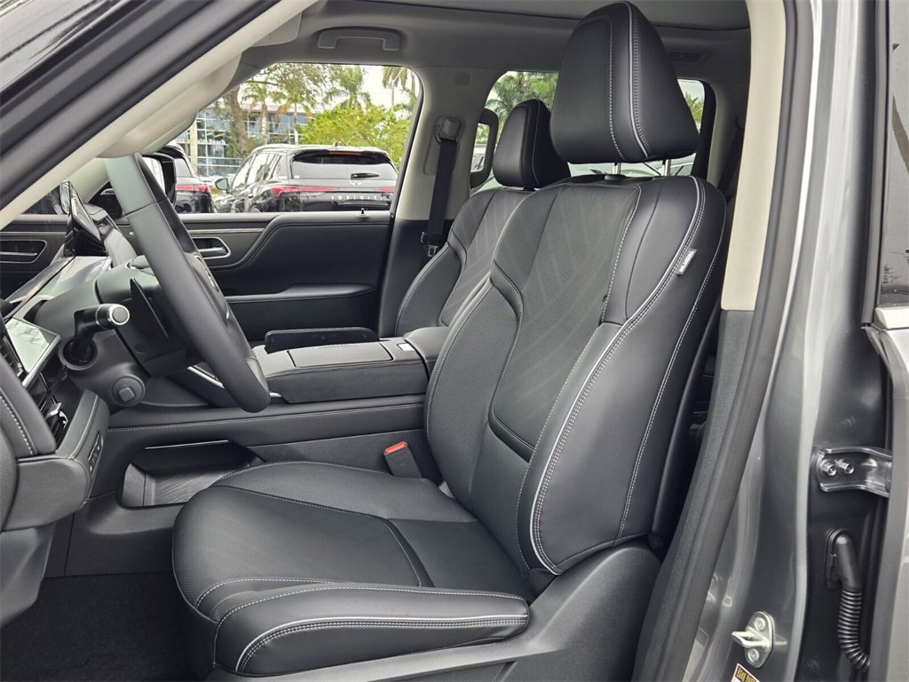 New 2026 INFINITI QX80 Luxe image 12