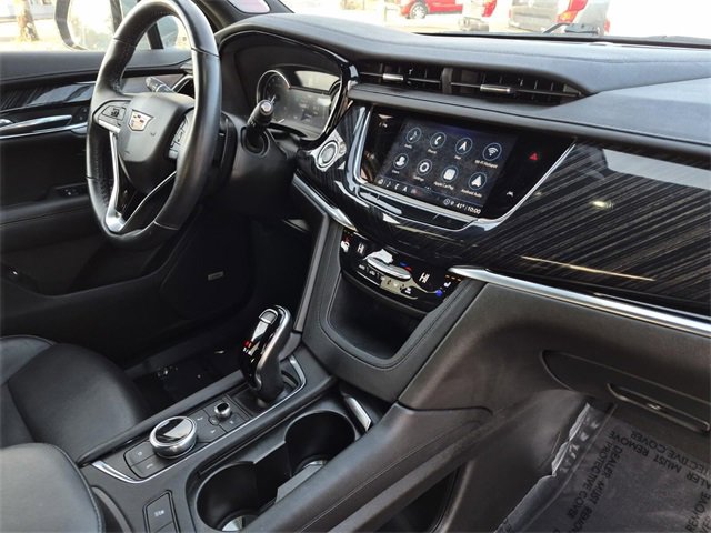 Used 2025 Cadillac XT6 Premium Luxury image 14