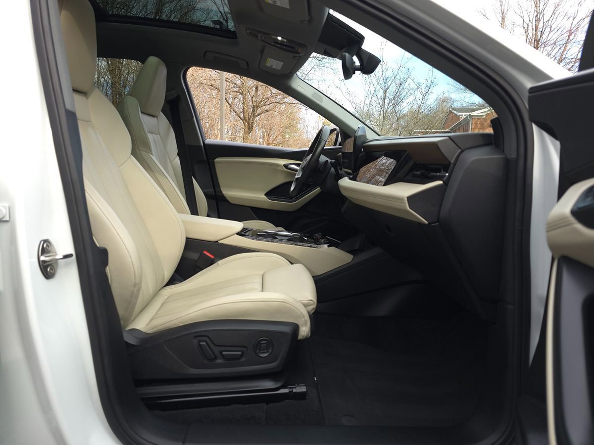 Used 2025 Audi Q6 e-tron Premium Plus AWD/4WD image 22