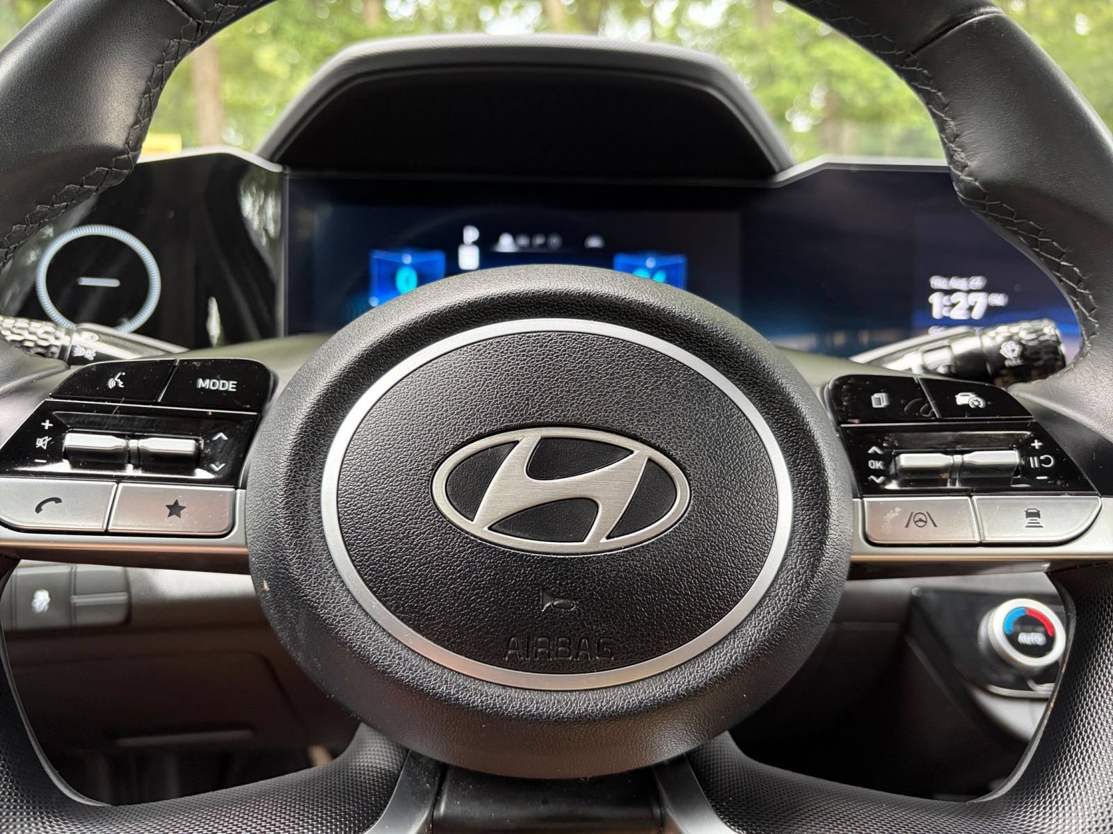 Used 2025 Hyundai Elantra SEL FWD image 22