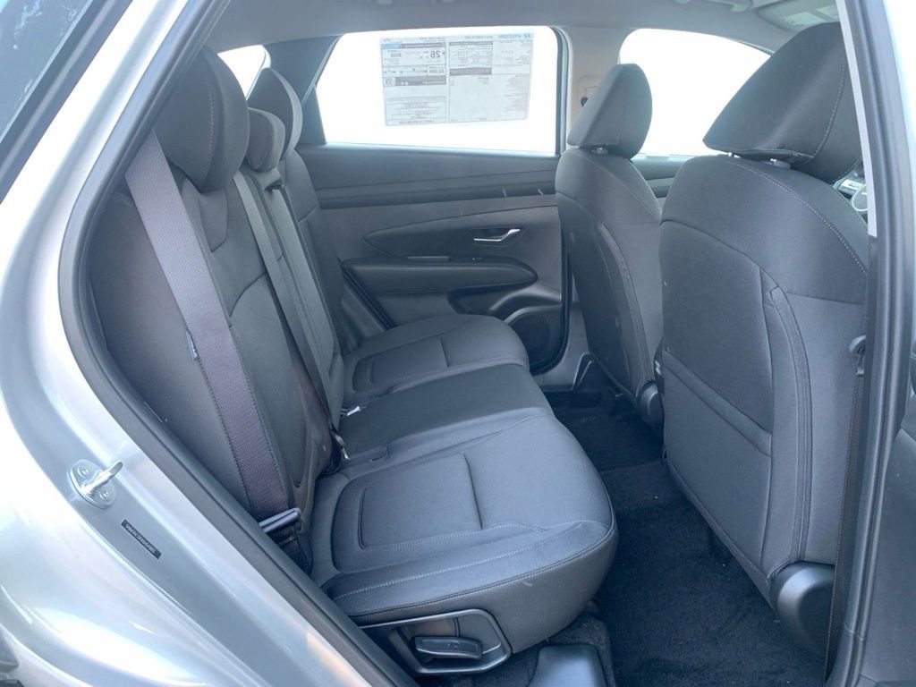 New 2025 Hyundai Tucson SE image 13