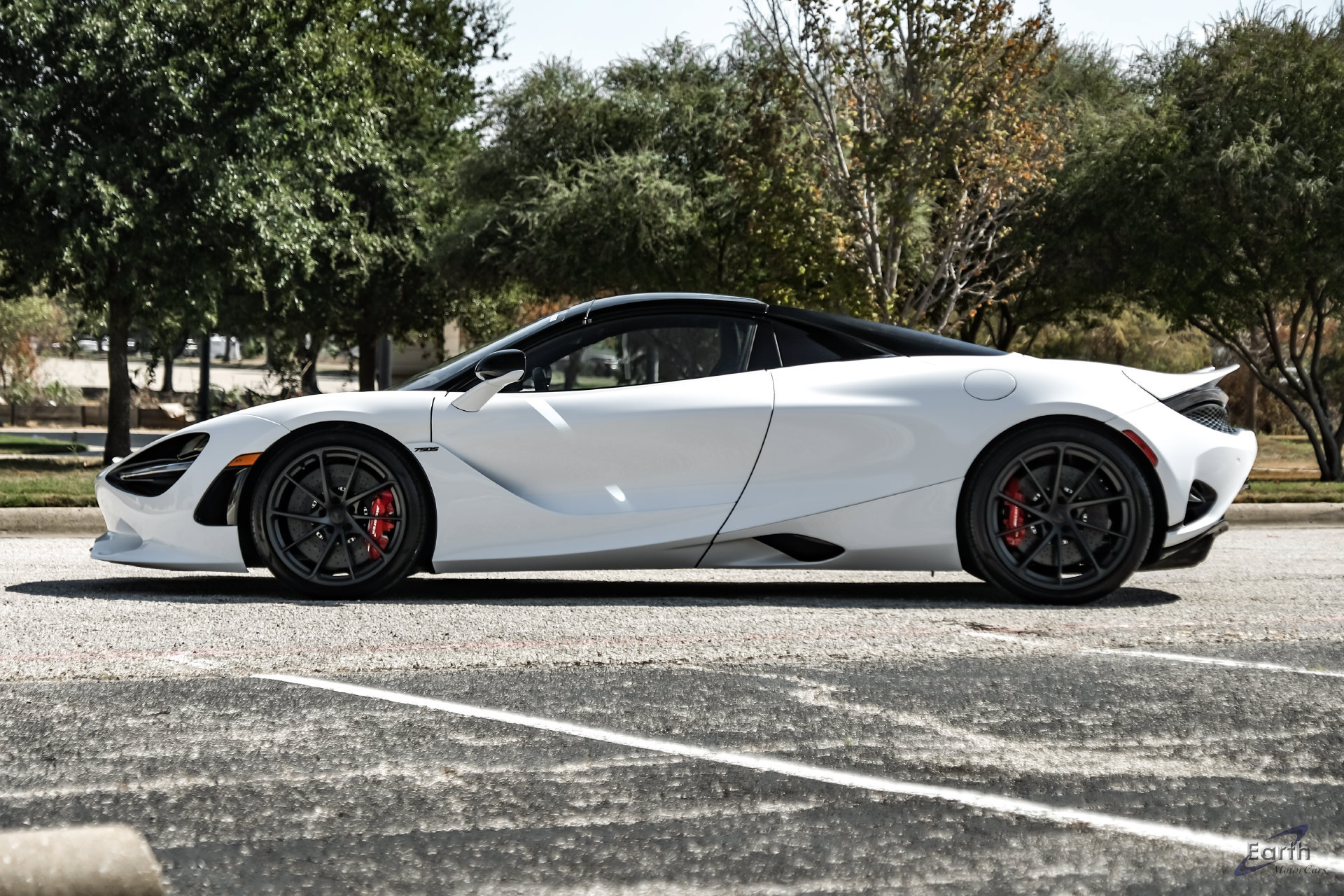 Used 2025 McLaren 750S Spider RWD image 12