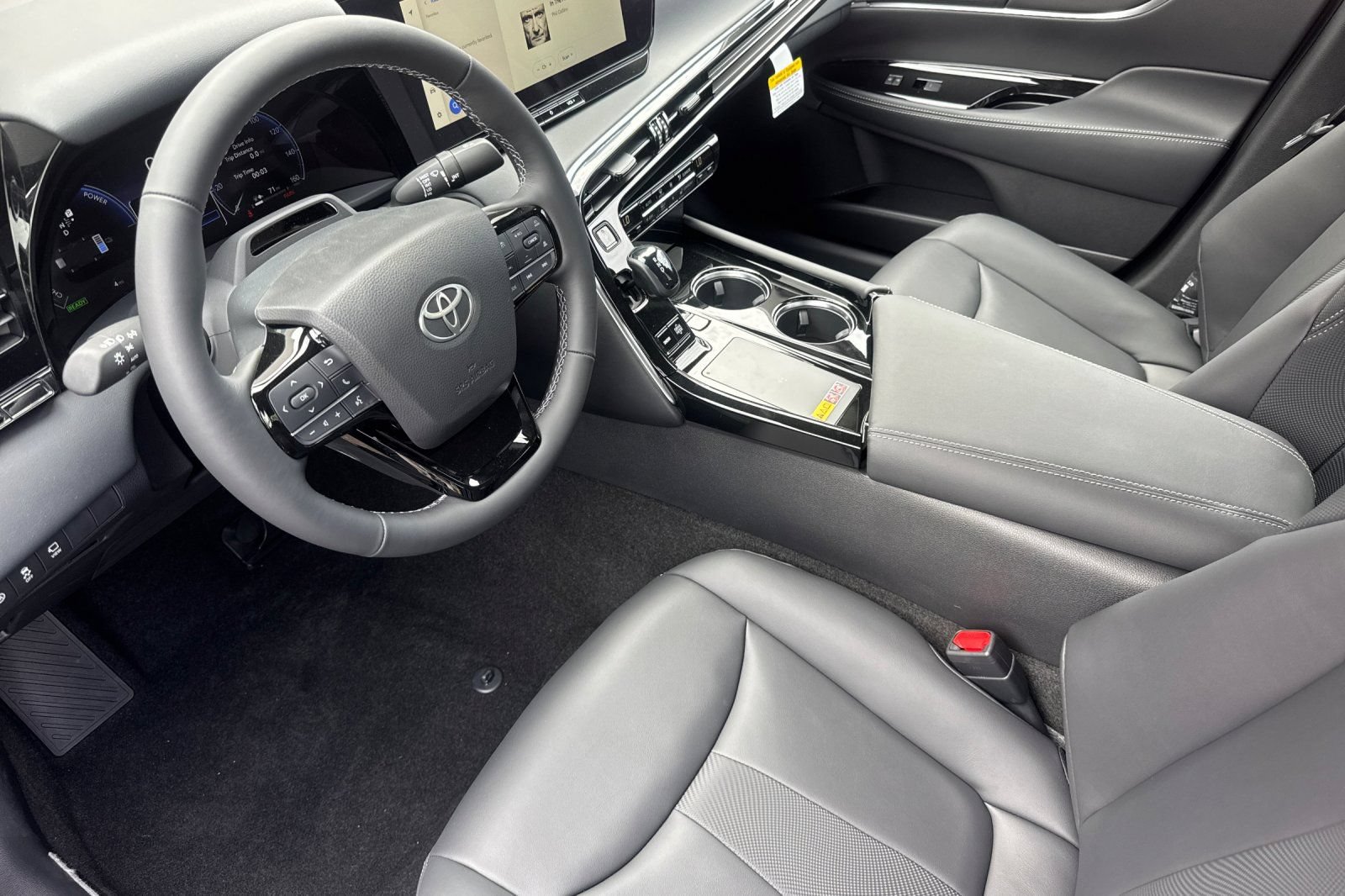 New 2026 Toyota Mirai RWD image 12