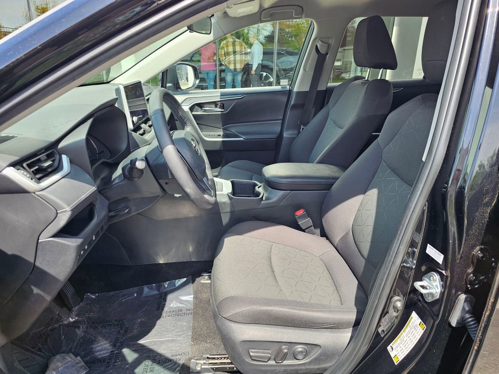 Used 2024 Toyota RAV4 XLE w/ Weather Package AWD/4WD image 20
