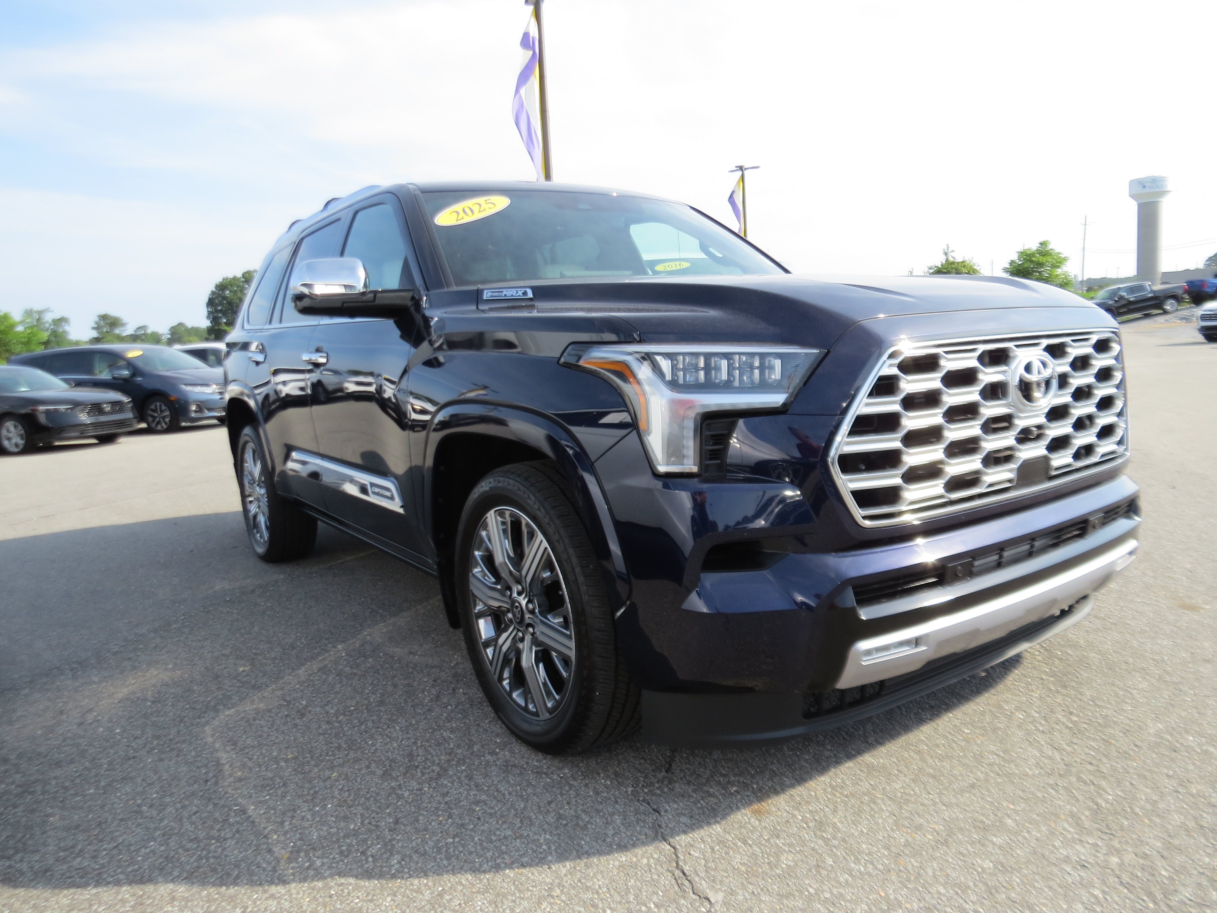 Used 2025 Toyota Sequoia Capstone AWD/4WD image 35
