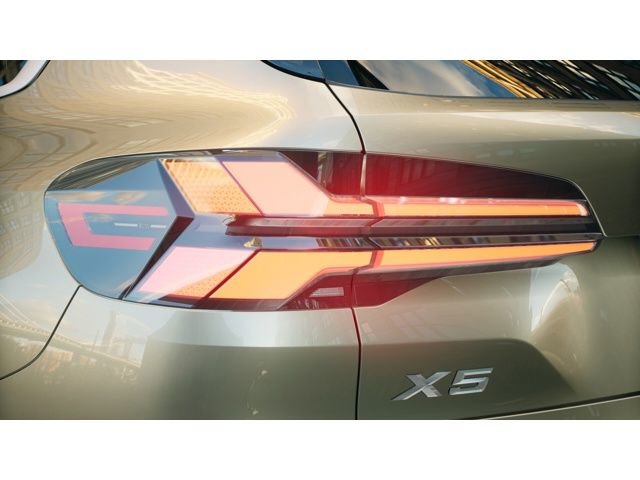 New 2026 BMW X5 xDrive40i w/ Climate Comfort Package image 8