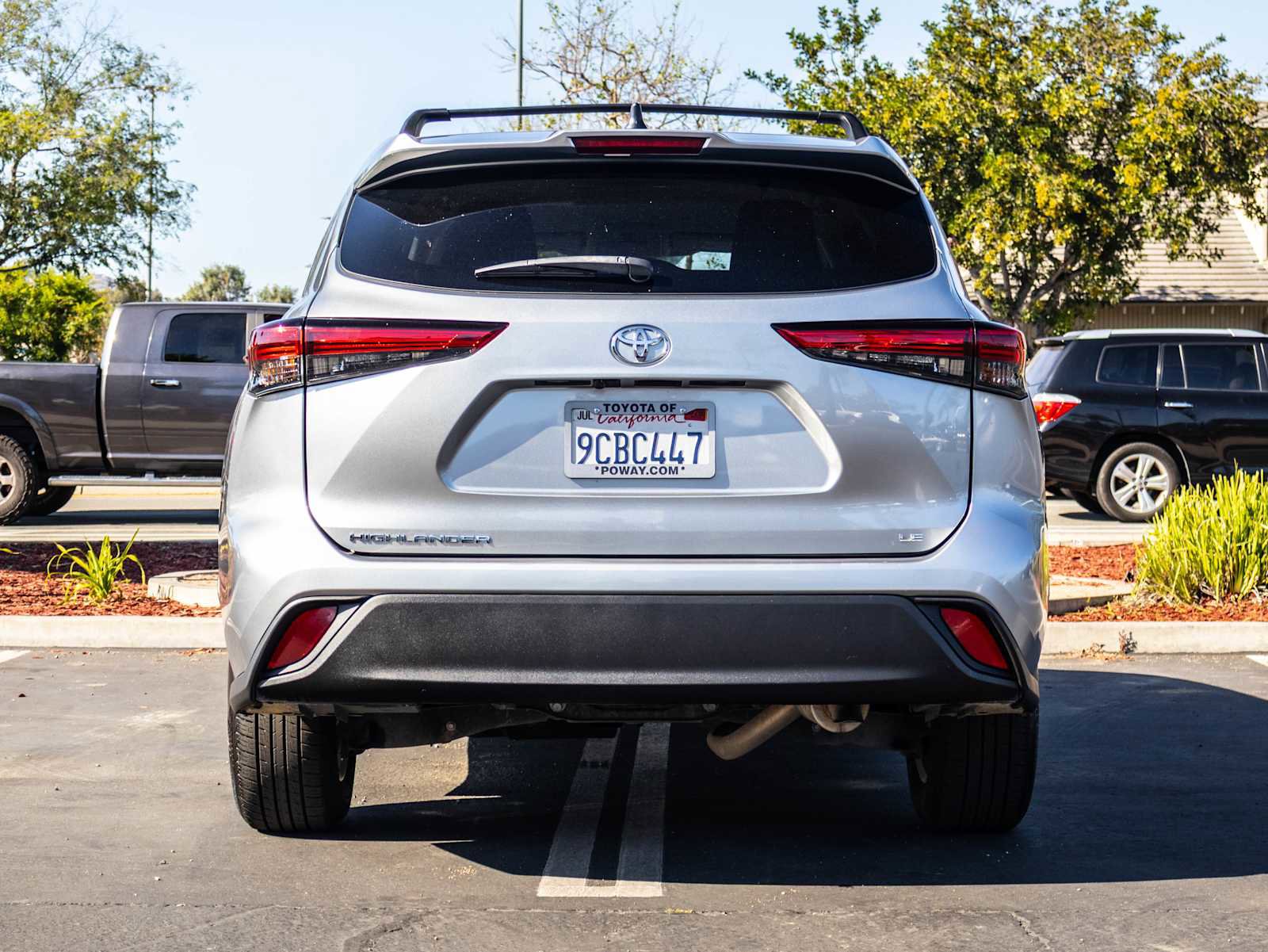 Used 2022 Toyota Highlander LE FWD image 8