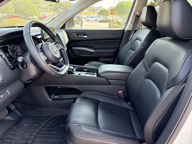 Used 2024 Nissan Pathfinder SL w/ Cargo Package image 9
