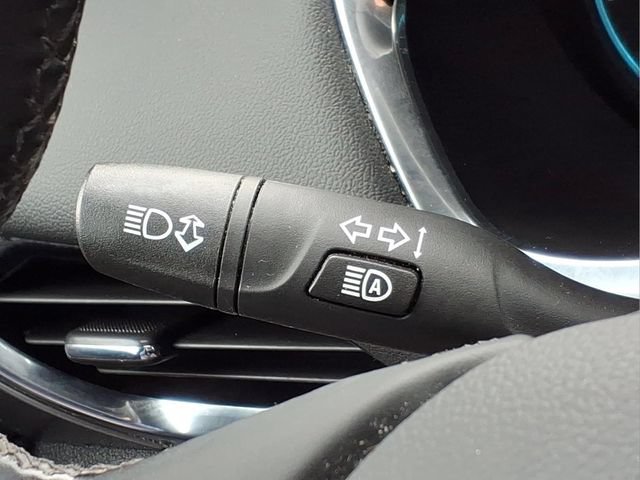 Used 2023 Chevrolet Traverse LT FWD image 29
