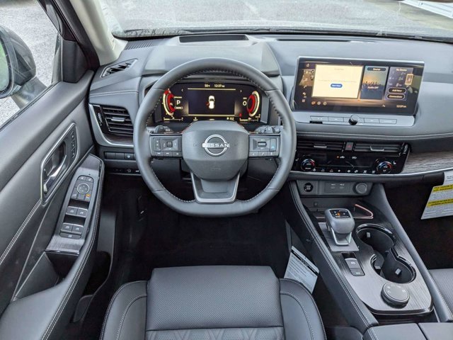 New 2025 Nissan Rogue Platinum w/ Platinum Premium Package image 18