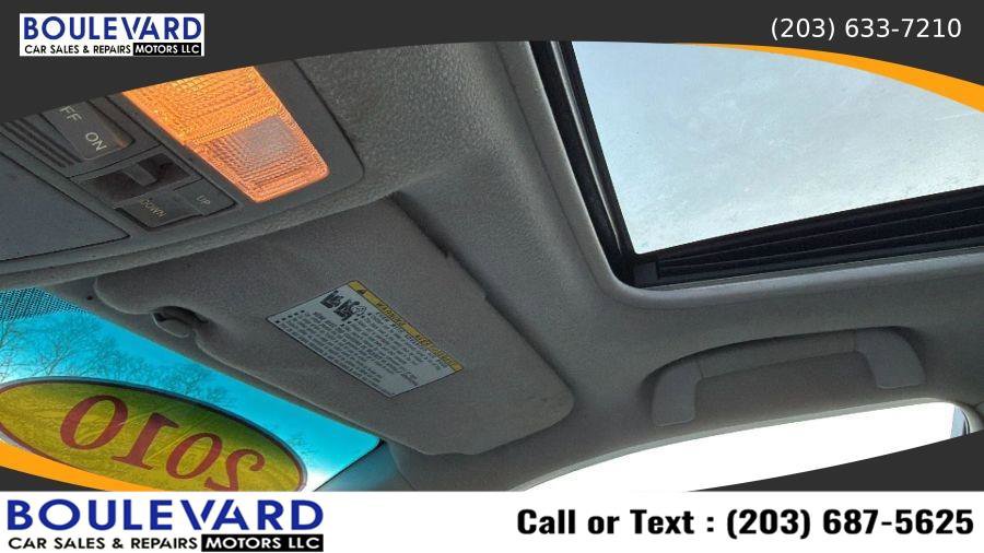 Used 2010 Toyota Camry LE FWD image 21