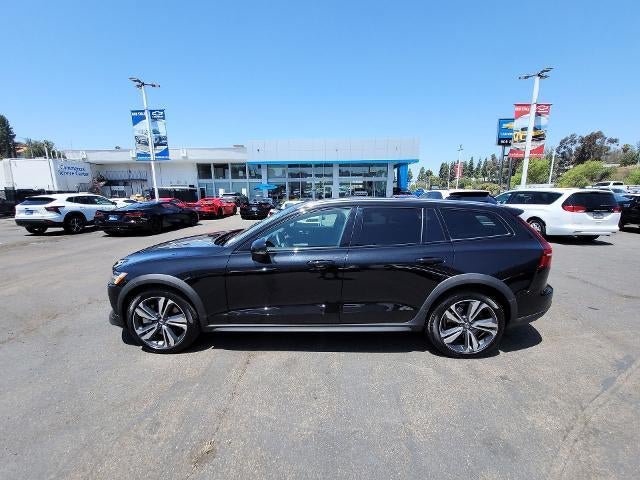 Used 2025 Volvo V60 B5 Cross Country Plus AWD/4WD image 5