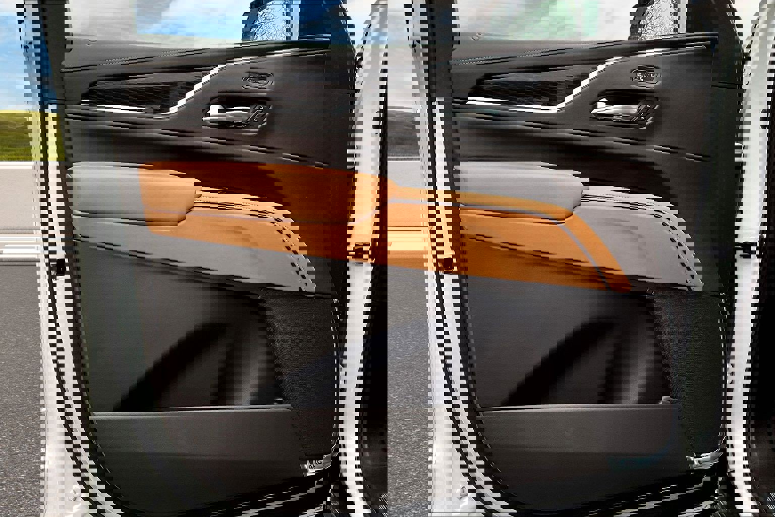 Used 2021 Cadillac Escalade Premium Luxury image 12