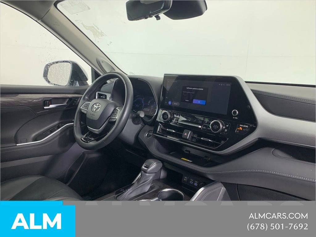 Used 2023 Toyota Highlander Platinum AWD/4WD image 36