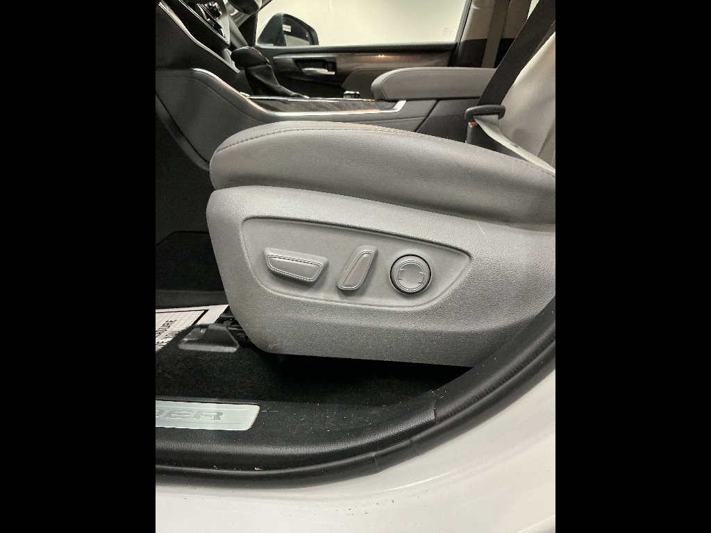 Used 2021 Toyota Highlander Limited AWD/4WD image 9