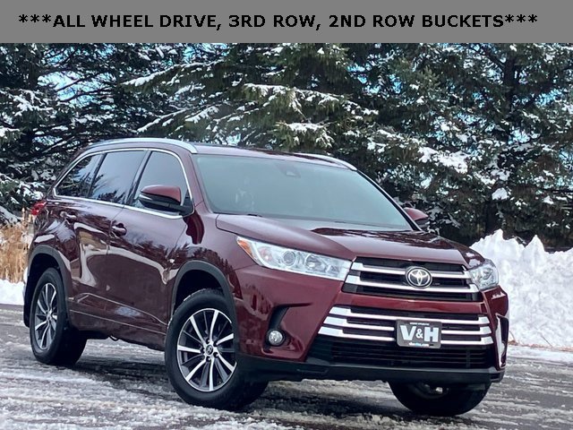 Used 2017 Toyota Highlander XLE image 1