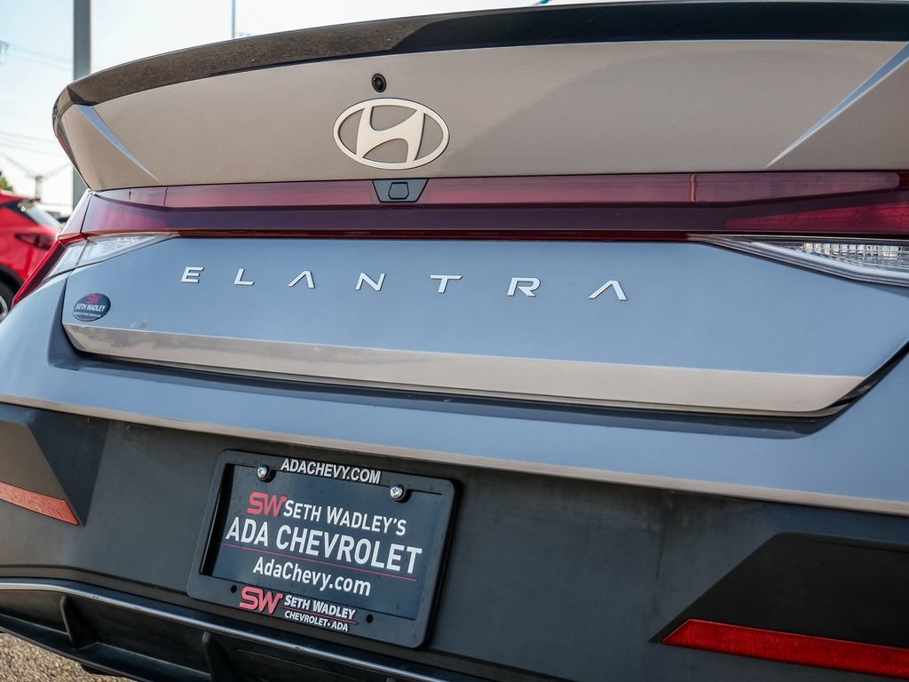 Used 2025 Hyundai Elantra Sport FWD image 63