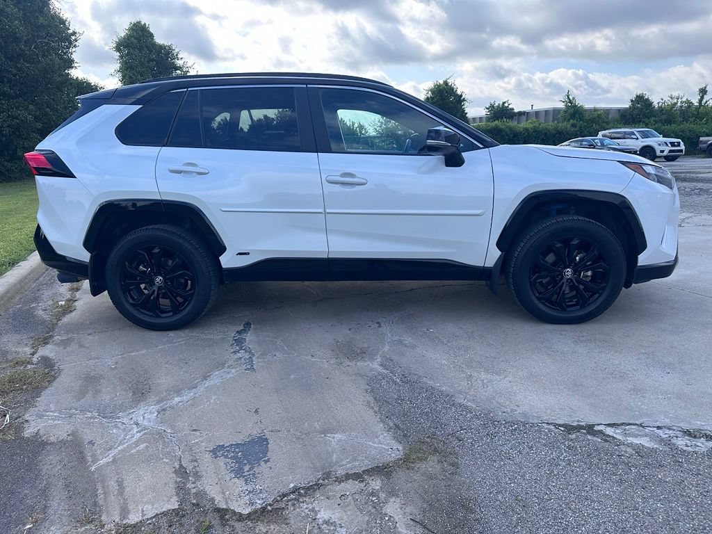 Used 2024 Toyota RAV4 XSE AWD/4WD image 5