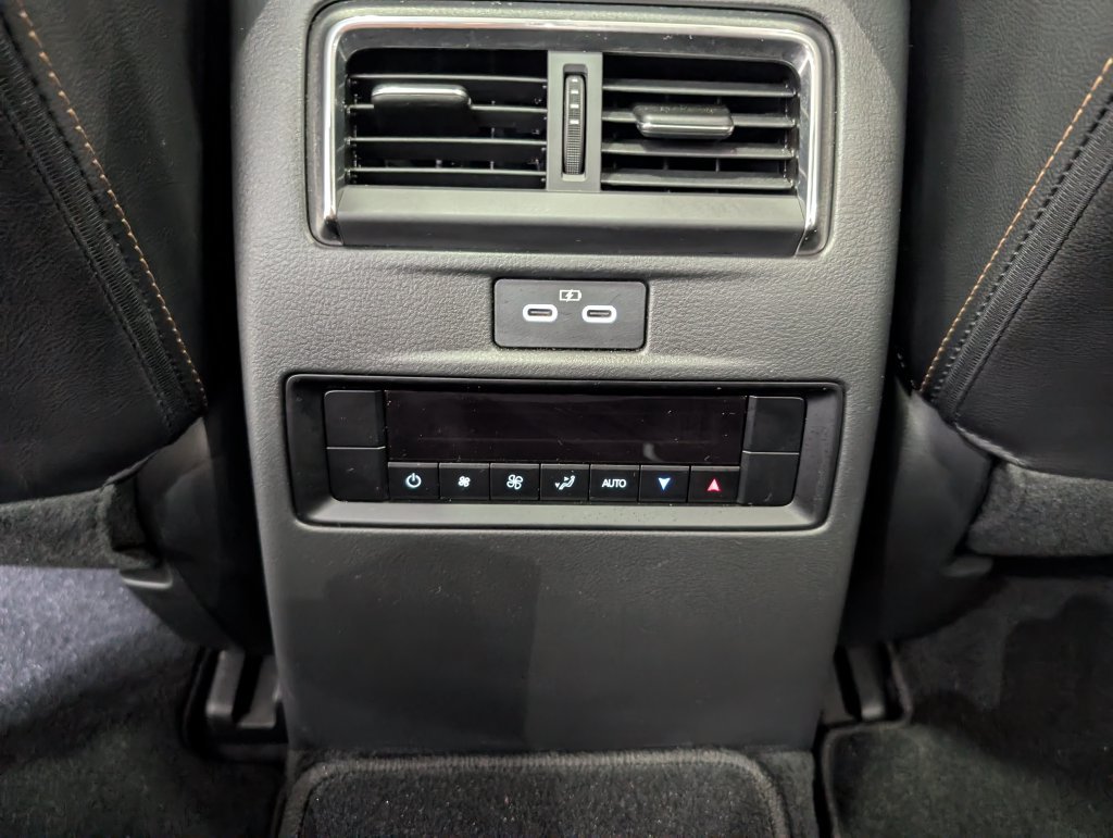 Used 2024 MAZDA CX-90 Plug-In Hybrid w/ Premium Pkg AWD/4WD image 12