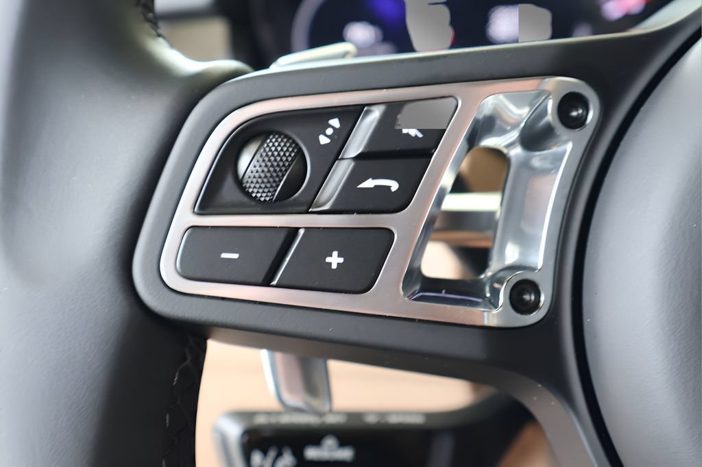 Used 2023 Porsche Cayenne Turbo AWD/4WD image 24