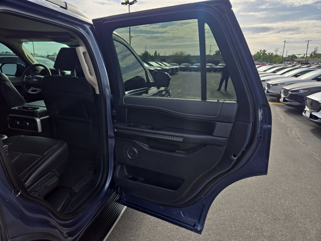 Used 2023 Ford Expedition XLT AWD/4WD image 16