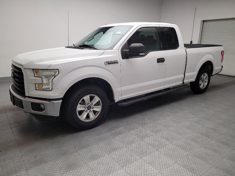 Used 2015 Ford F150 XLT w/ Equipment Group 301A Mid RWD image 2