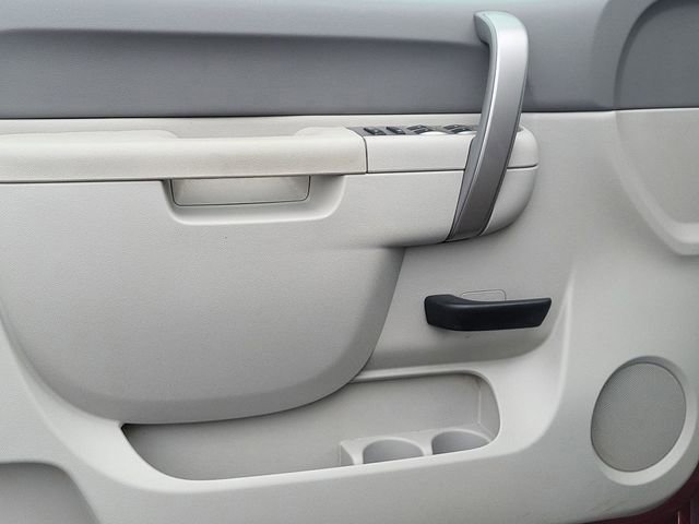 Used 2013 GMC Sierra 2500 SLE w/ Suspension Package, Off-Road image 9