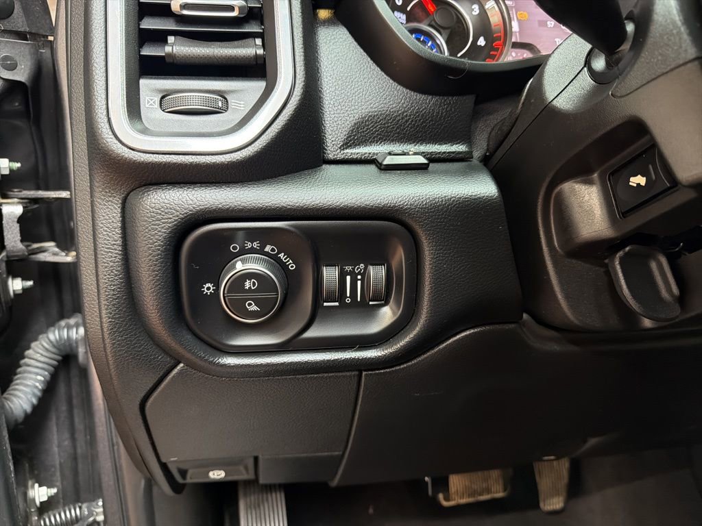 Used 2019 RAM 2500 Laramie AWD/4WD image 22