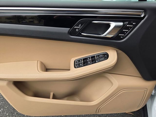Used 2025 Porsche Macan image 20