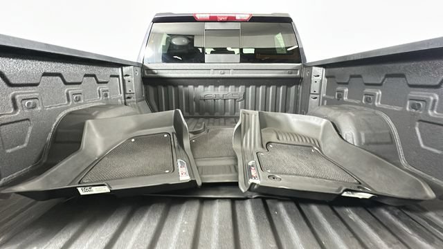 Used 2024 GMC Sierra 1500 AT4 w/ Technology Package AWD/4WD image 28