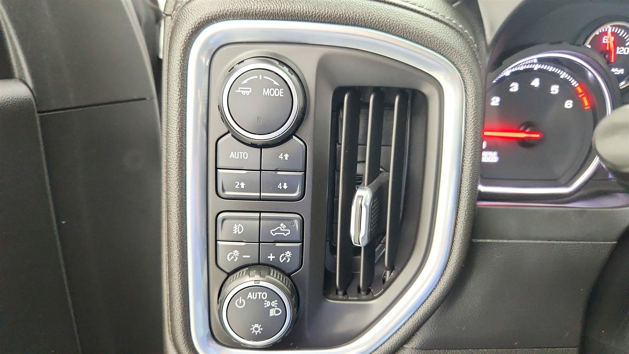 Used 2021 Chevrolet Silverado 1500 LT Trail Boss w/ Bed Protection Package AWD/4WD image 23