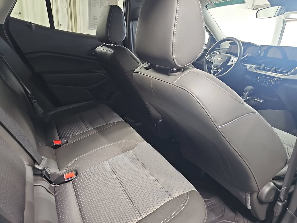 Certified 2024 Chevrolet Trax LT w/ Driver Confidence Package FWD image 14