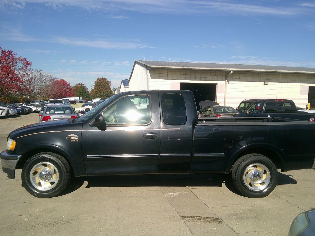 Used 1998 Ford F150 XLT image 8
