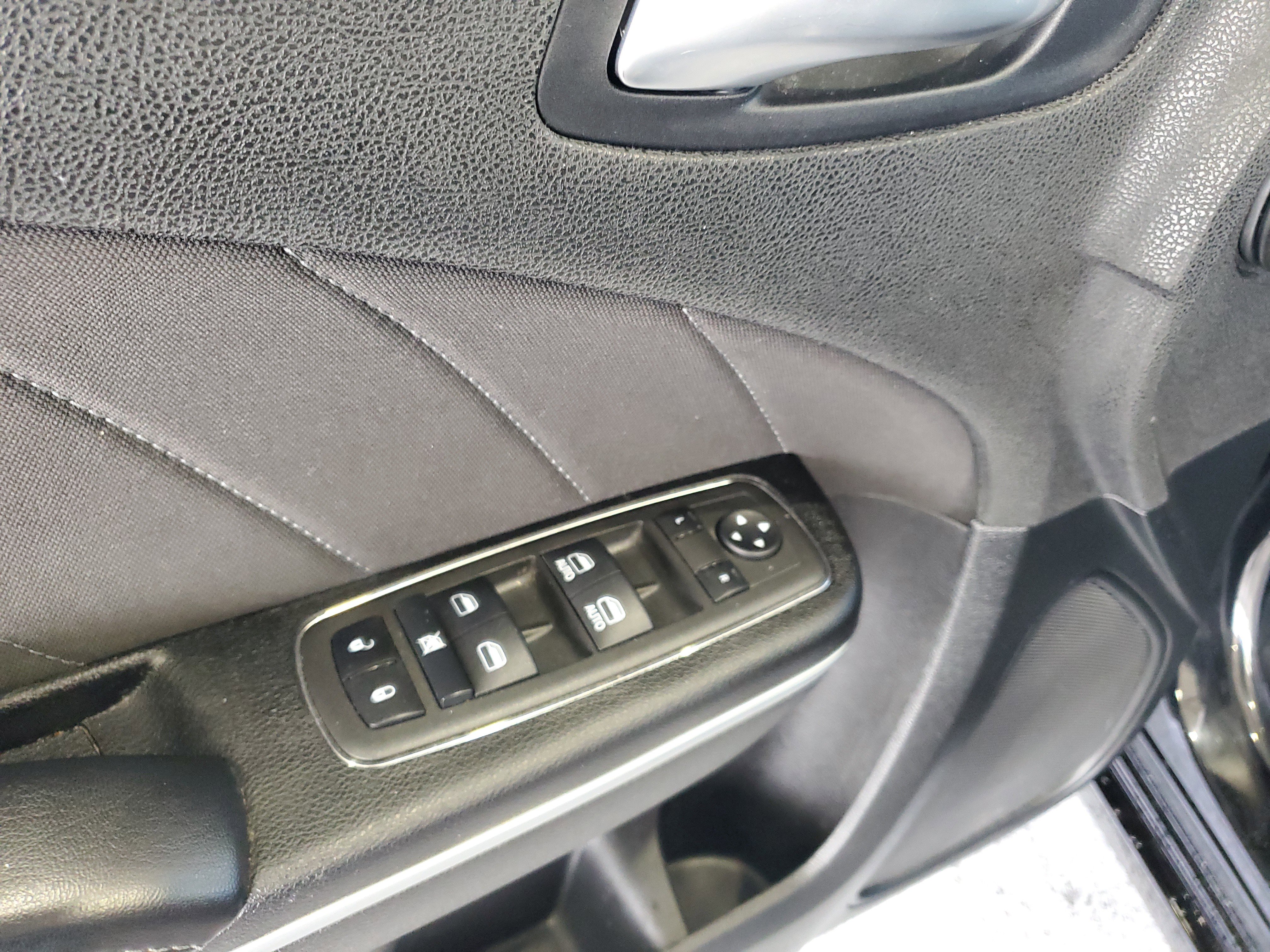 Used 2022 Dodge Charger SXT RWD image 16