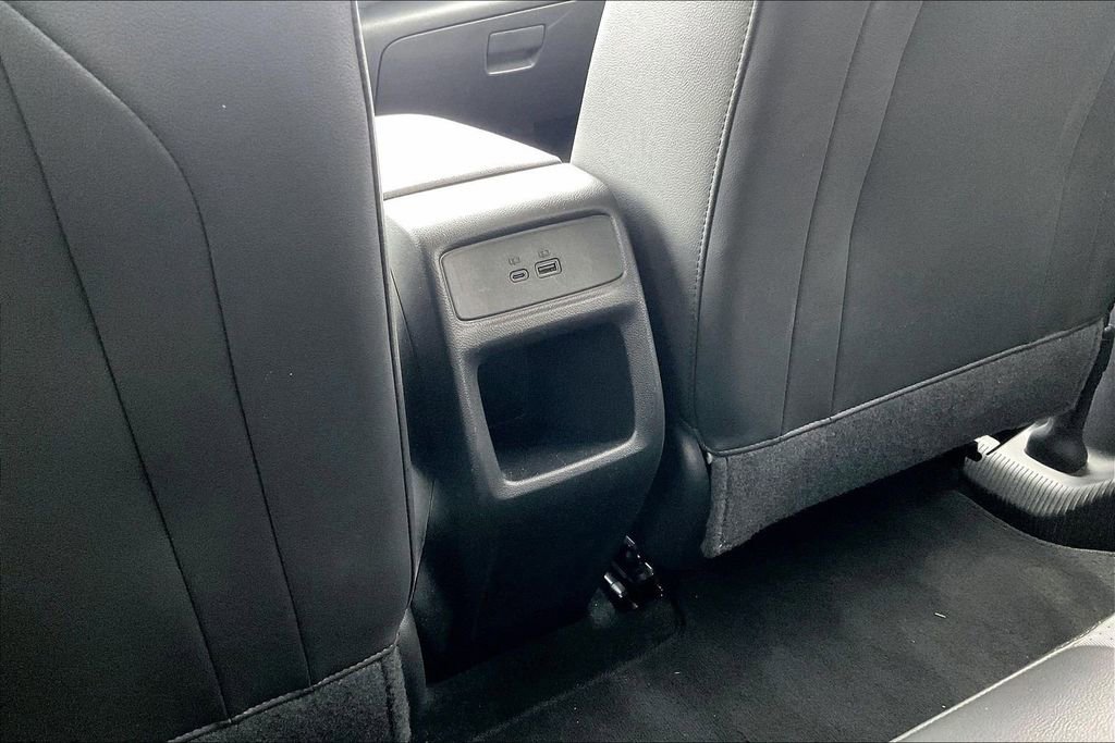 Used 2025 Chevrolet Trax LT FWD image 34