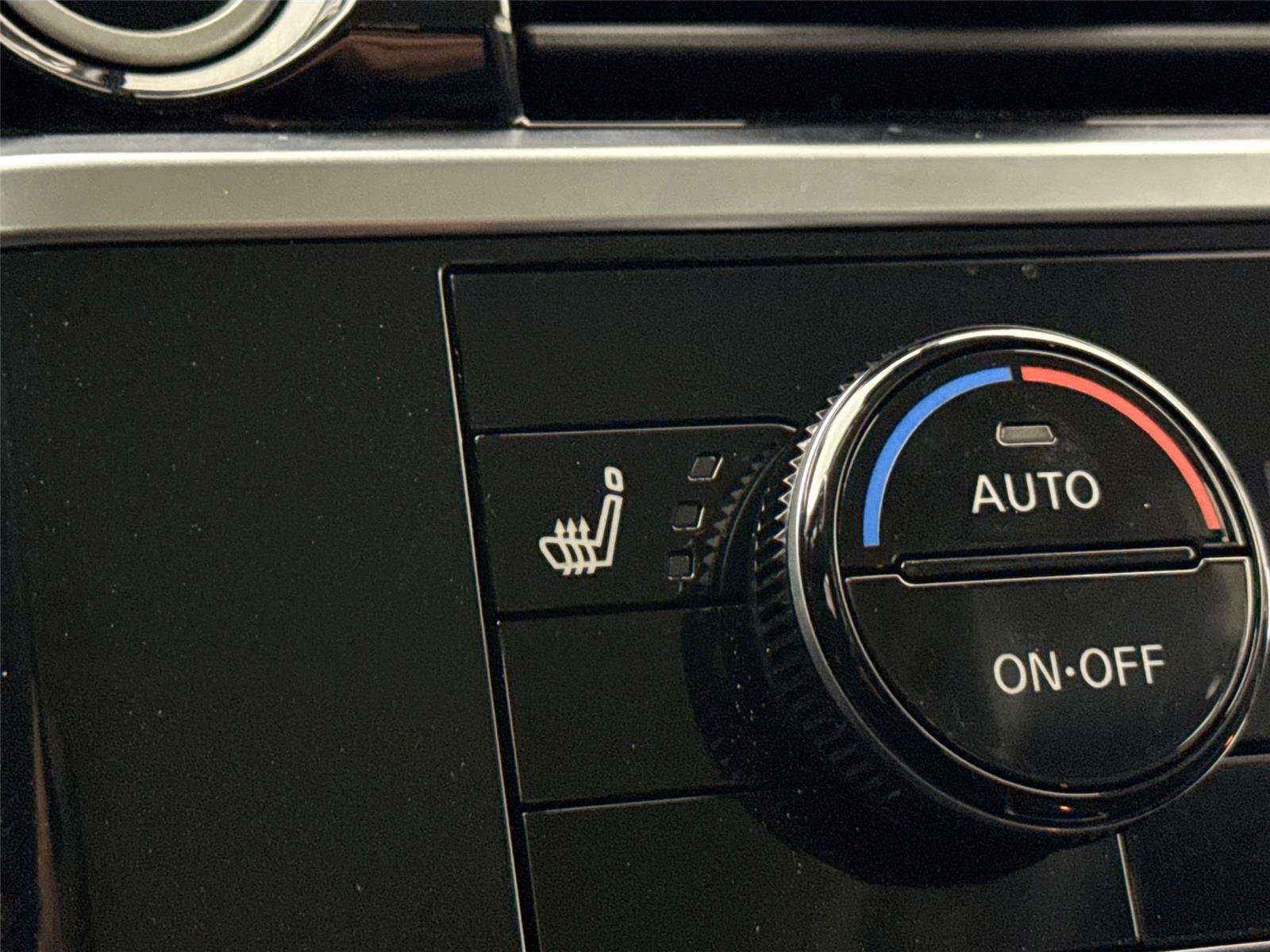 Used 2024 Nissan Pathfinder SL image 30