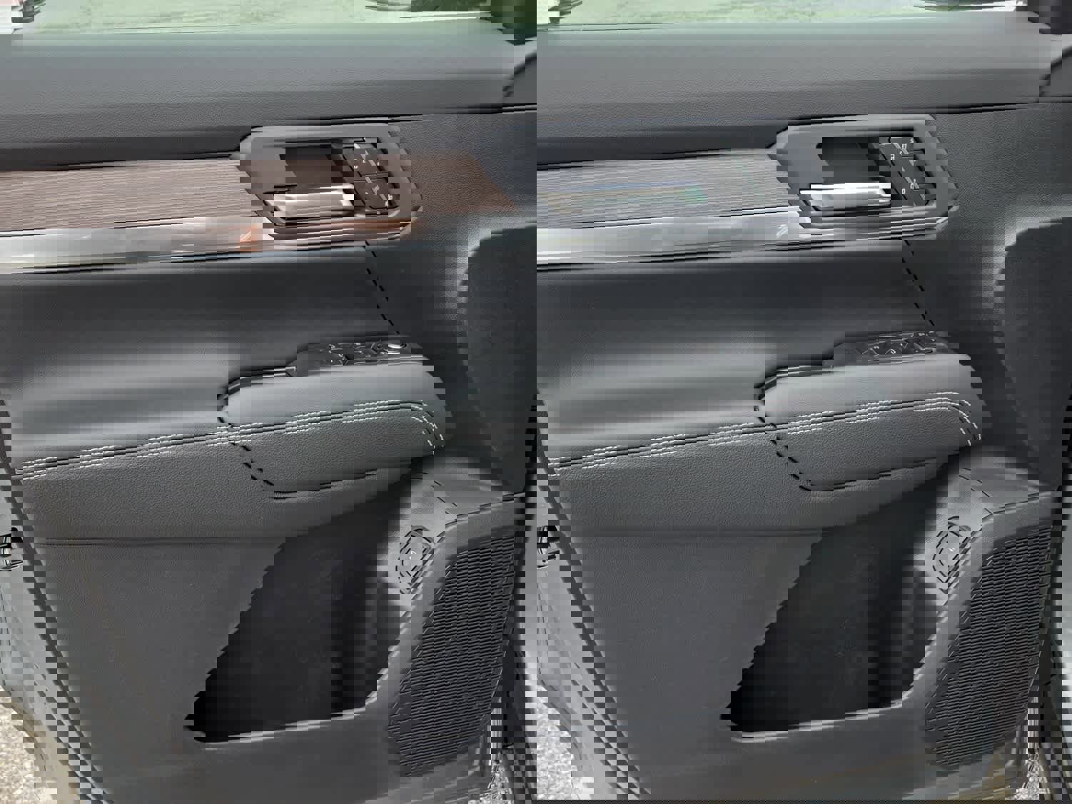 New 2026 GMC Terrain Denali image 9