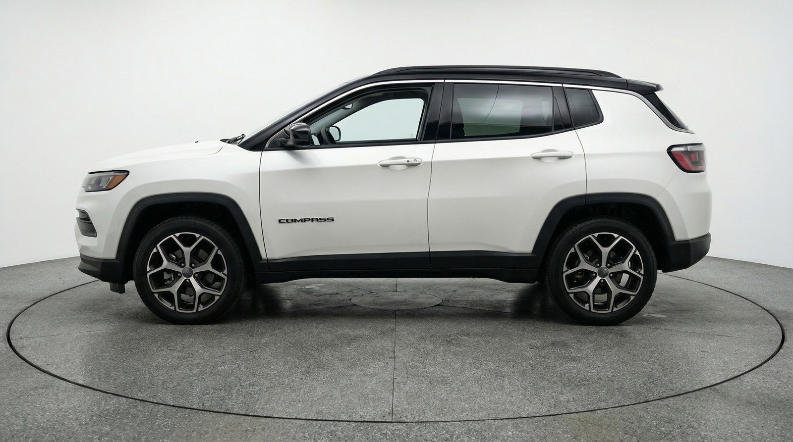 Used 2025 Jeep Compass Limited image 5