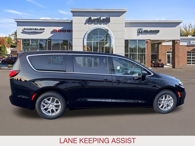 New 2026 Chrysler Pacifica Select image 7
