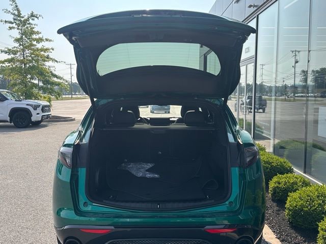 New 2025 Alfa Romeo Stelvio Sprint AWD/4WD image 8