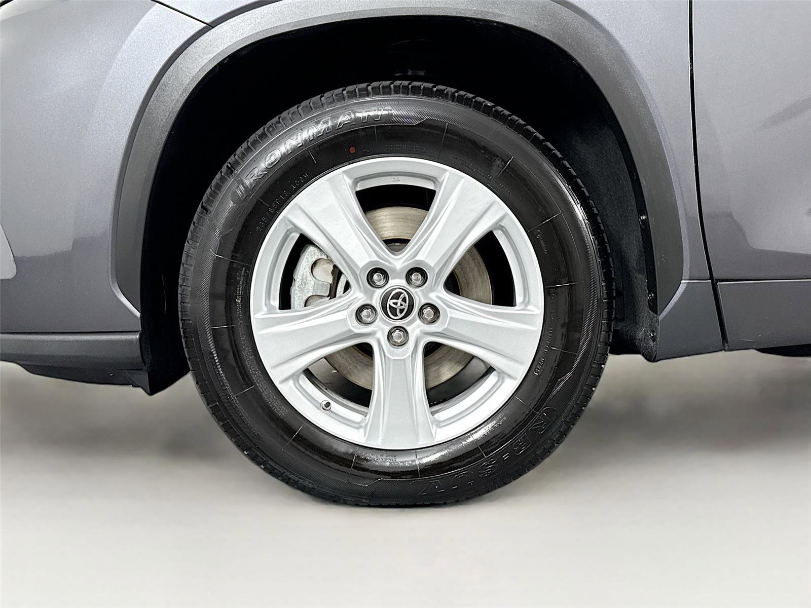 Certified 2025 Toyota Highlander LE image 42