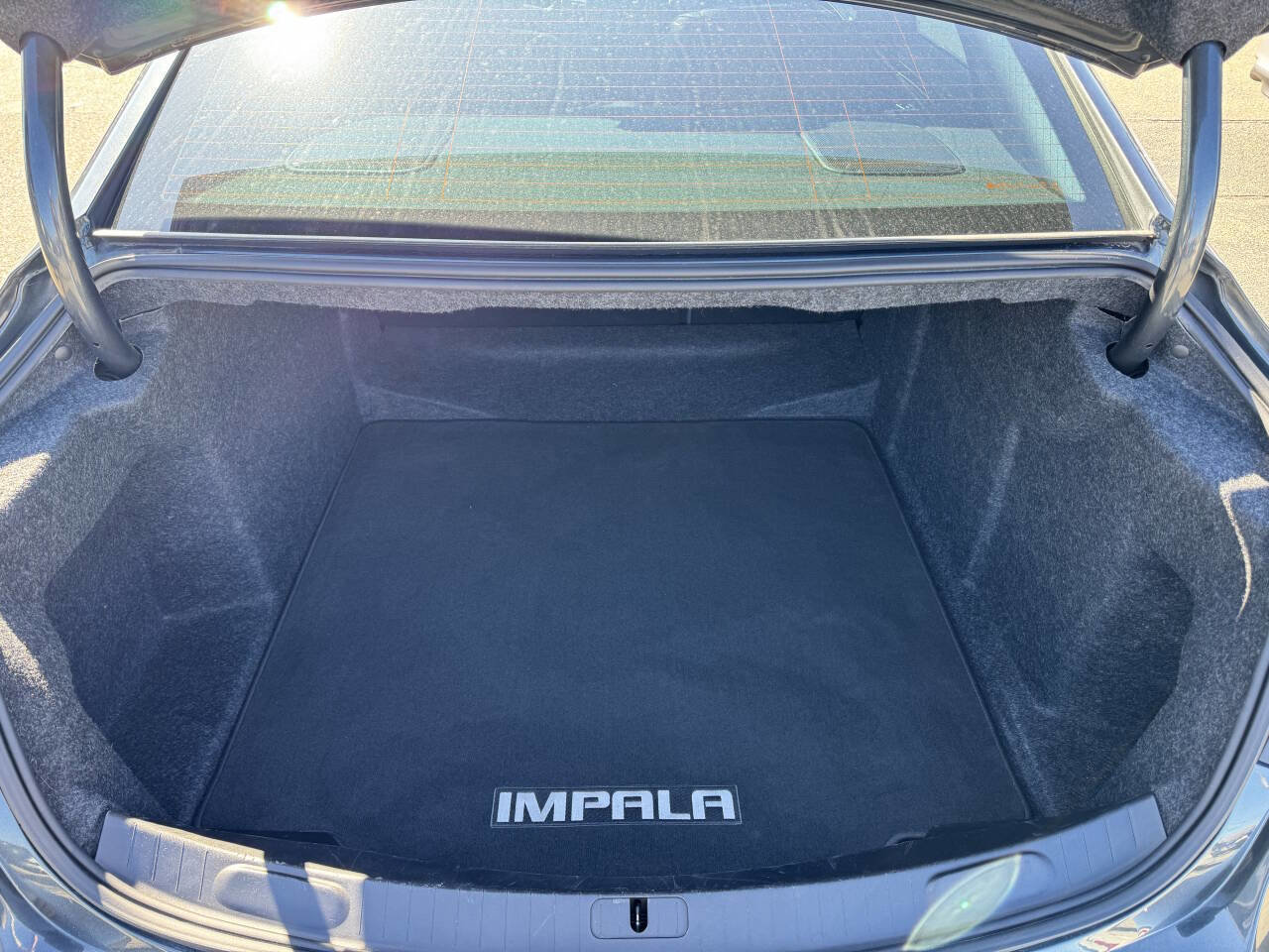 Used 2018 Chevrolet Impala Premier w/ Premier Confidence Package FWD image 26