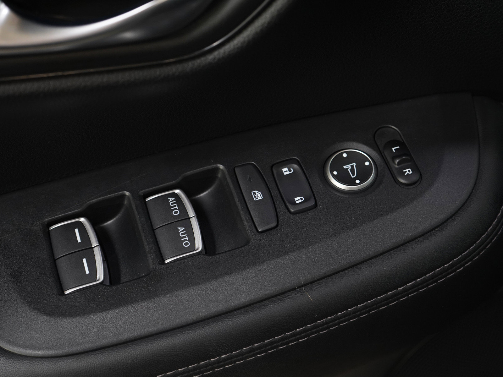Used 2023 Honda HR-V EX-L image 21