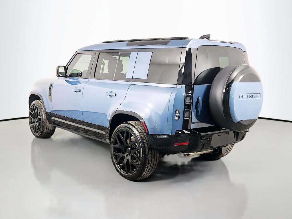 Used 2026 Land Rover Defender 110 X-Dynamic SE AWD/4WD image 7