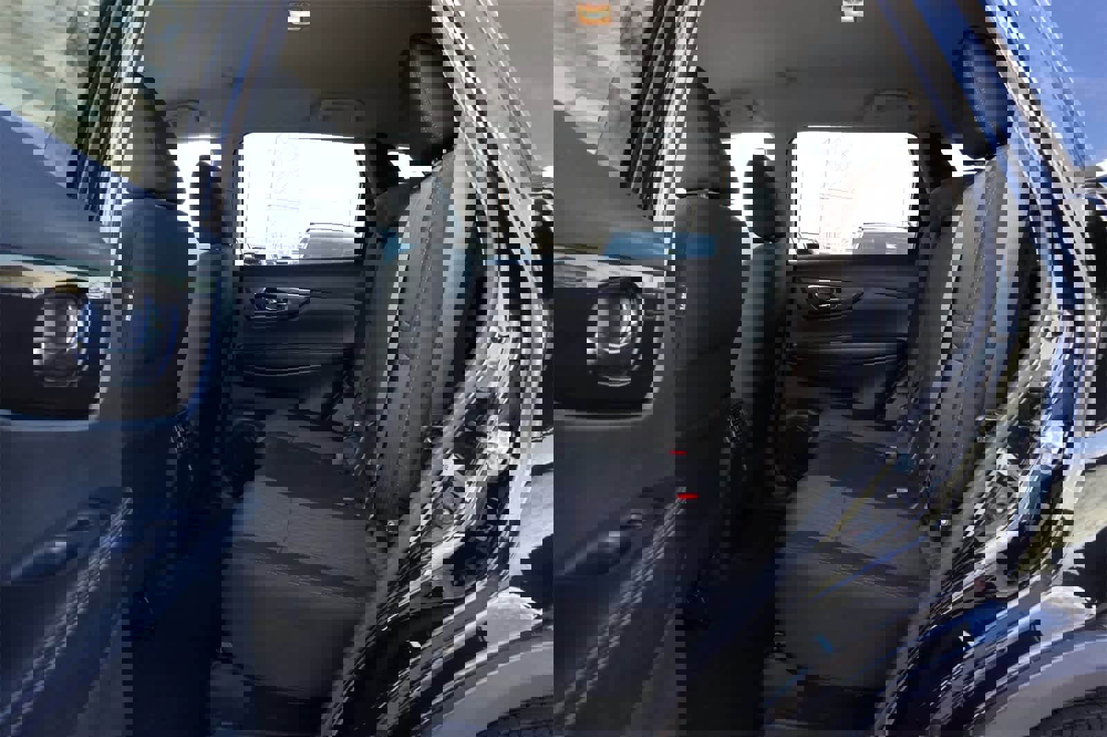 Used 2018 Nissan Rogue SV image 19