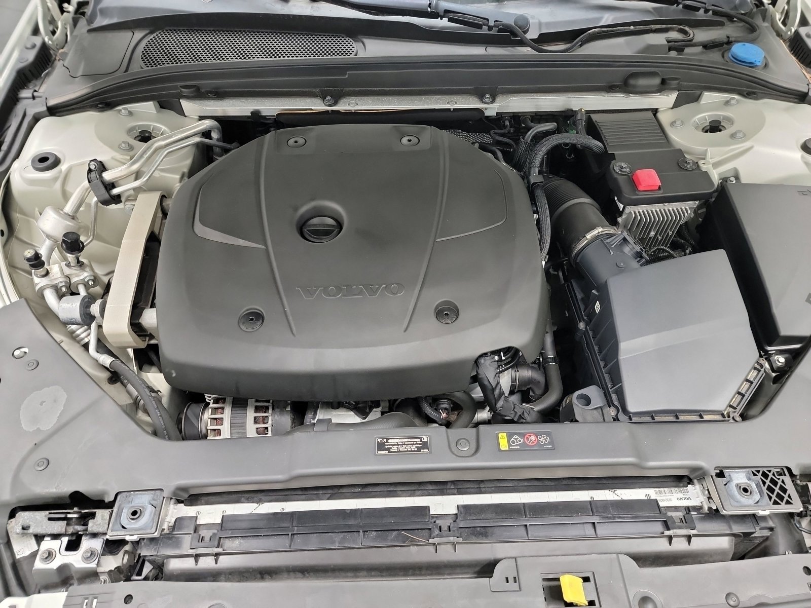 Used 2019 Volvo S60 T5 Inscription image 25