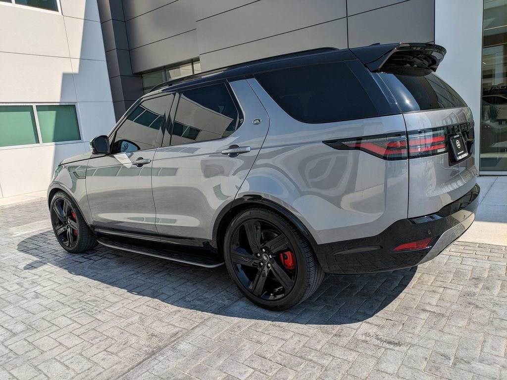 Used 2024 Land Rover Discovery Dynamic SE image 7